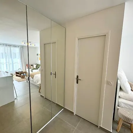 Newly Refurbished Modern Paris