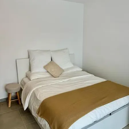 Newly Refurbished Modern * Paris