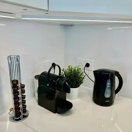 Apartment Newly Refurbished Modern *